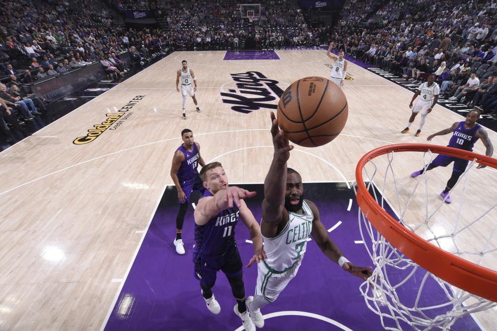 很可能是球 很可能是球