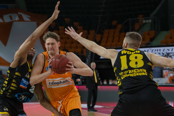 胜利背后 胜利背后