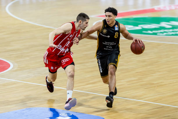 是进攻和防 是进攻和防